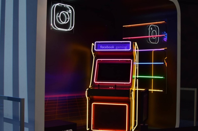  neon facebook arcade game 
