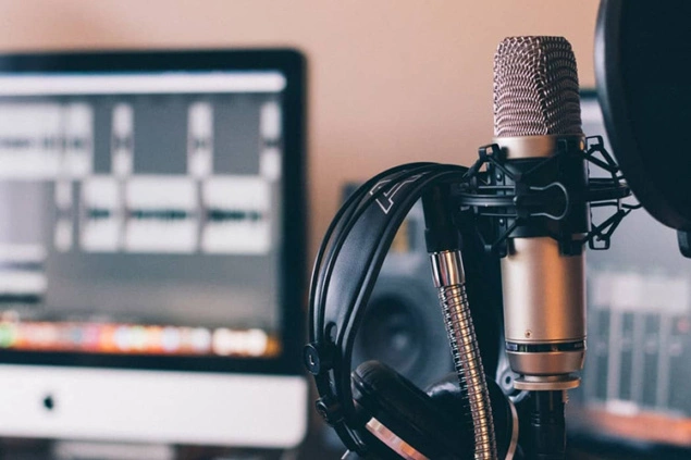 home-studio-podcast-setup